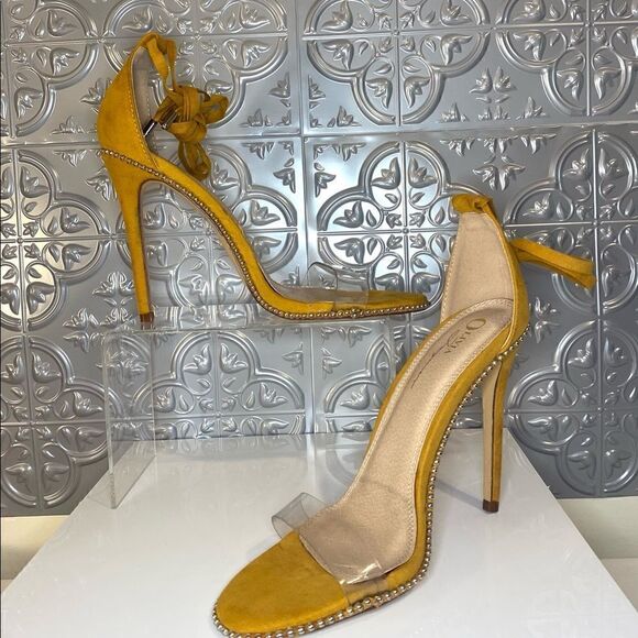 NWOB Olivia Ferragamo - Picture 2 of 4